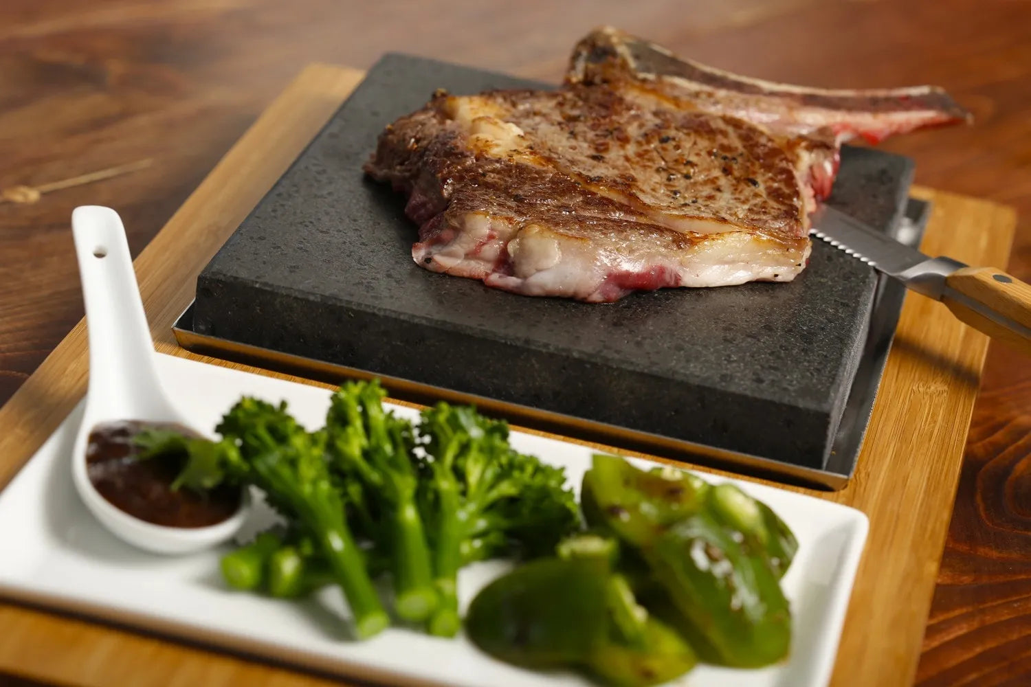 The SteakStones Sizzling Steak Plate Set SS002 Elevate Your Dining Experience