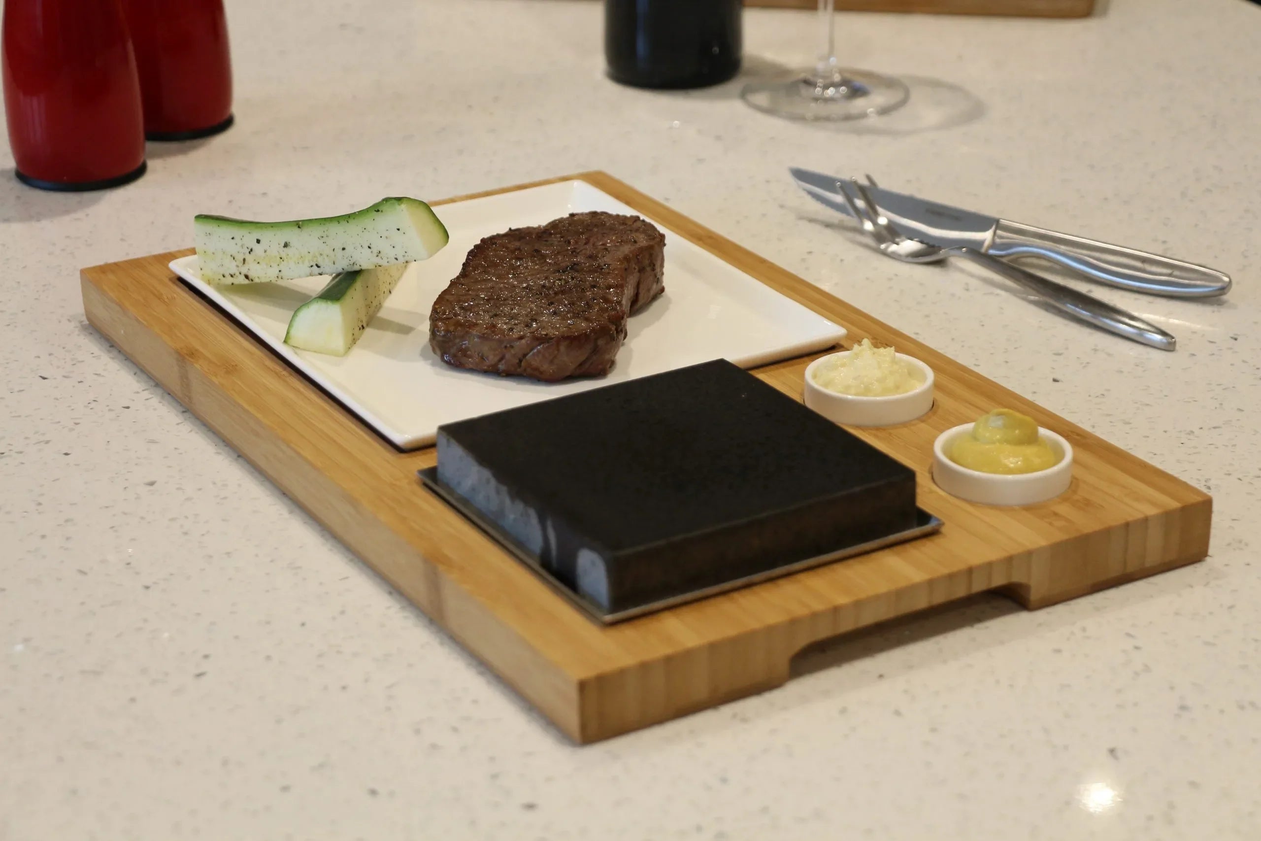 Experience Unrivaled Steak Enjoyment with The SteakStones Steak Finishing Set SS002C